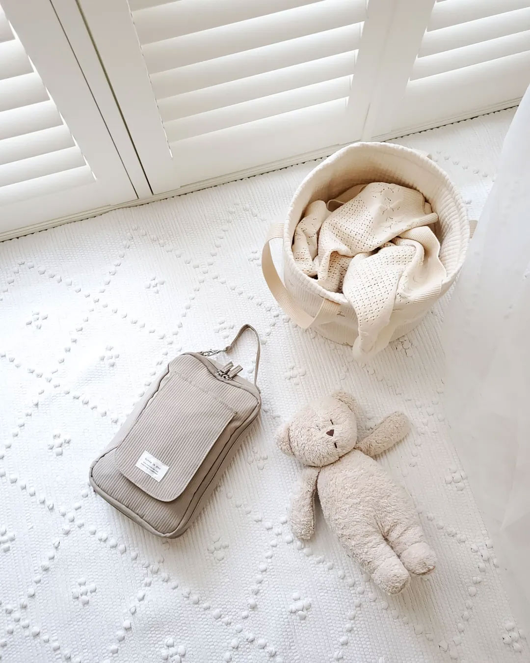 ママの旅行の救世主！大反響で欠品続出「圧縮おむつポーチ」の使用レポ第二弾！【インスタグラマーさんのもの選び】