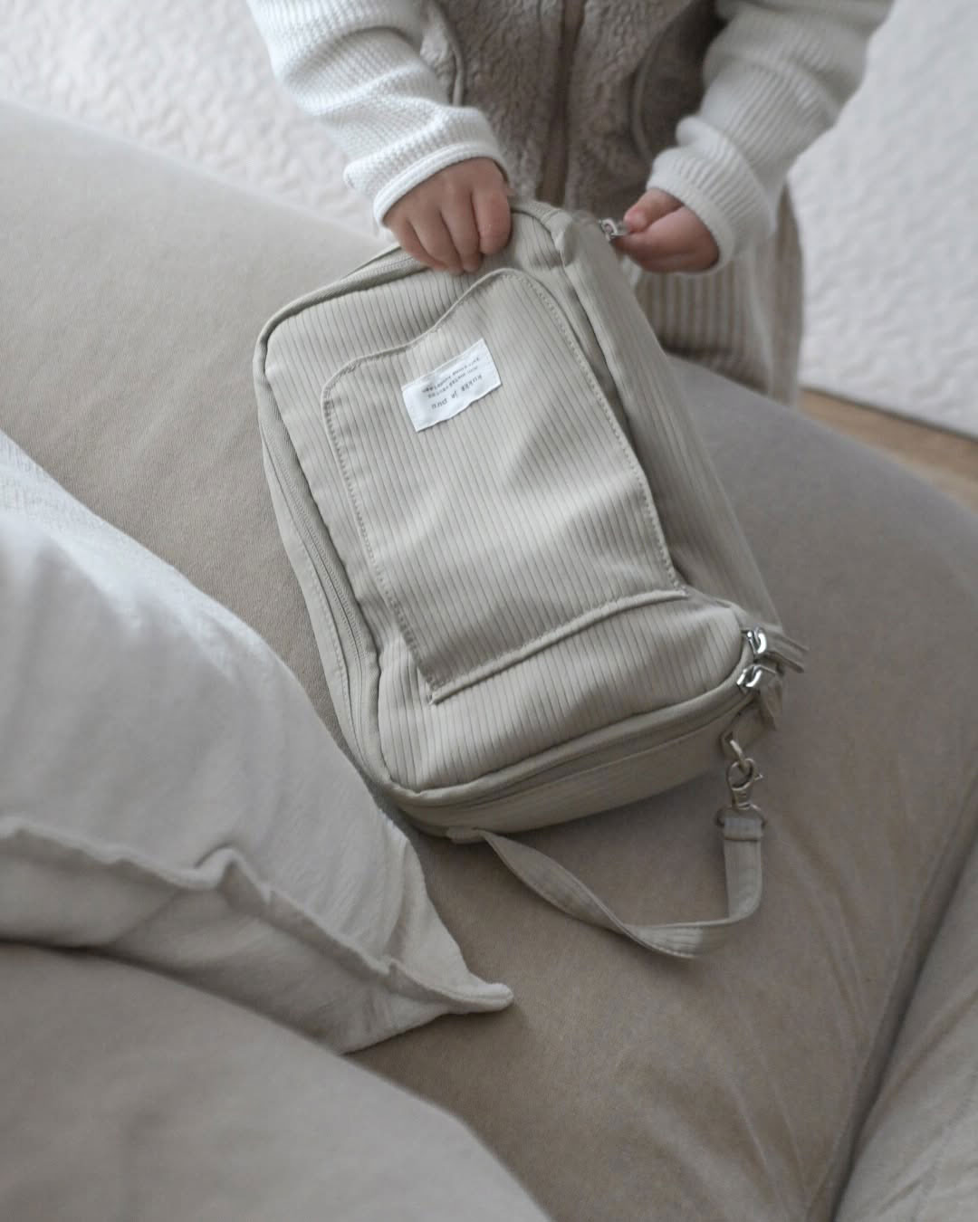 ママの旅行の救世主！大反響で欠品続出「圧縮おむつポーチ」の使用レポ第二弾！【インスタグラマーさんのもの選び】