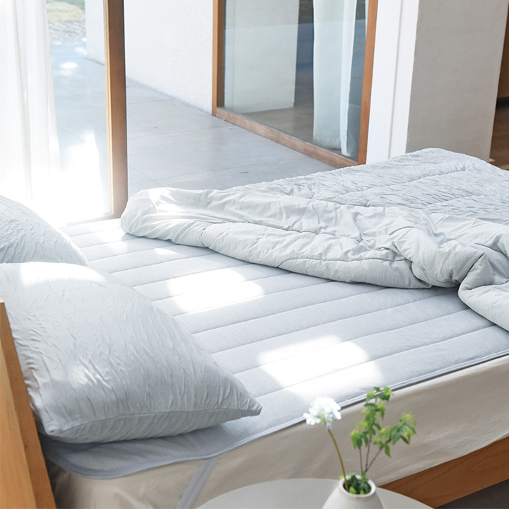 「2025今夏ベストな寝具はどれ？」冷感値だけじゃない、担当歴8年のバイヤーに聞いた3タイプの選び方