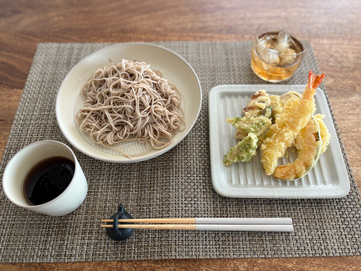 「パン専用なんて贅沢じゃない？」そんなスタッフも心変わりしたトースト皿の実力とは！スタッフ3名の使用レポをお届け