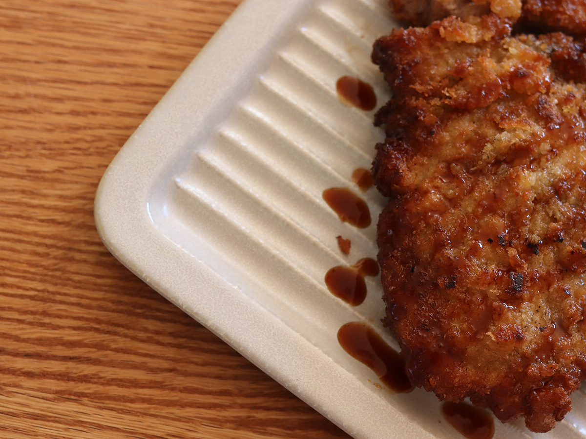 「パン専用なんて贅沢じゃない？」そんなスタッフも心変わりしたトースト皿の実力とは！スタッフ3名の使用レポをお届け