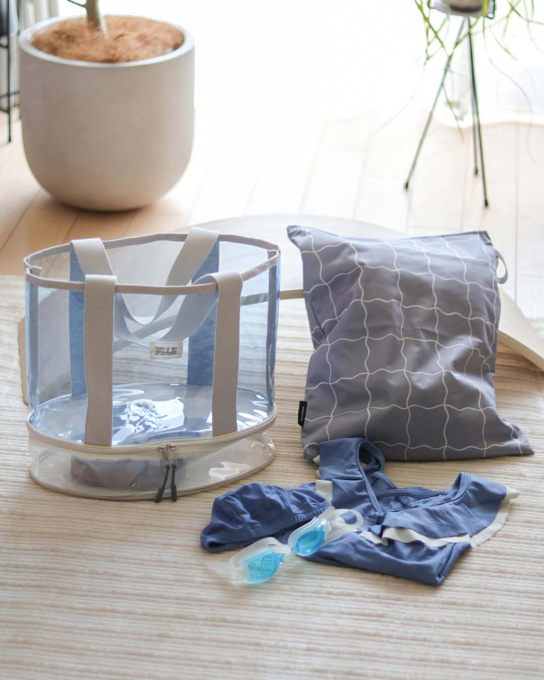 『収納力がスゴイ』と話題の新作プールバッグ、人気カラーはどれ？インスタグラマーさんはこの色を選びました。