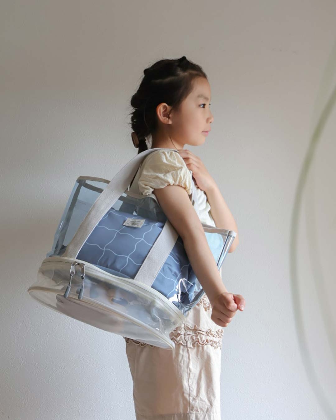 『収納力がスゴイ』と話題の新作プールバッグ、人気カラーはどれ？インスタグラマーさんはこの色を選びました。