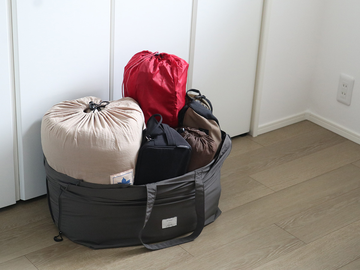 布団が入るだけじゃない！育児からレジャーまで、スタッフの「ビッグトート」愛用シーンとは？