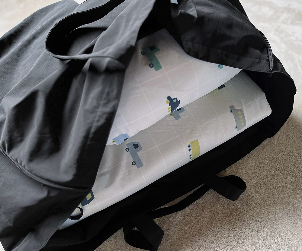 布団が入るだけじゃない！育児からレジャーまで、スタッフの「ビッグトート」愛用シーンとは？