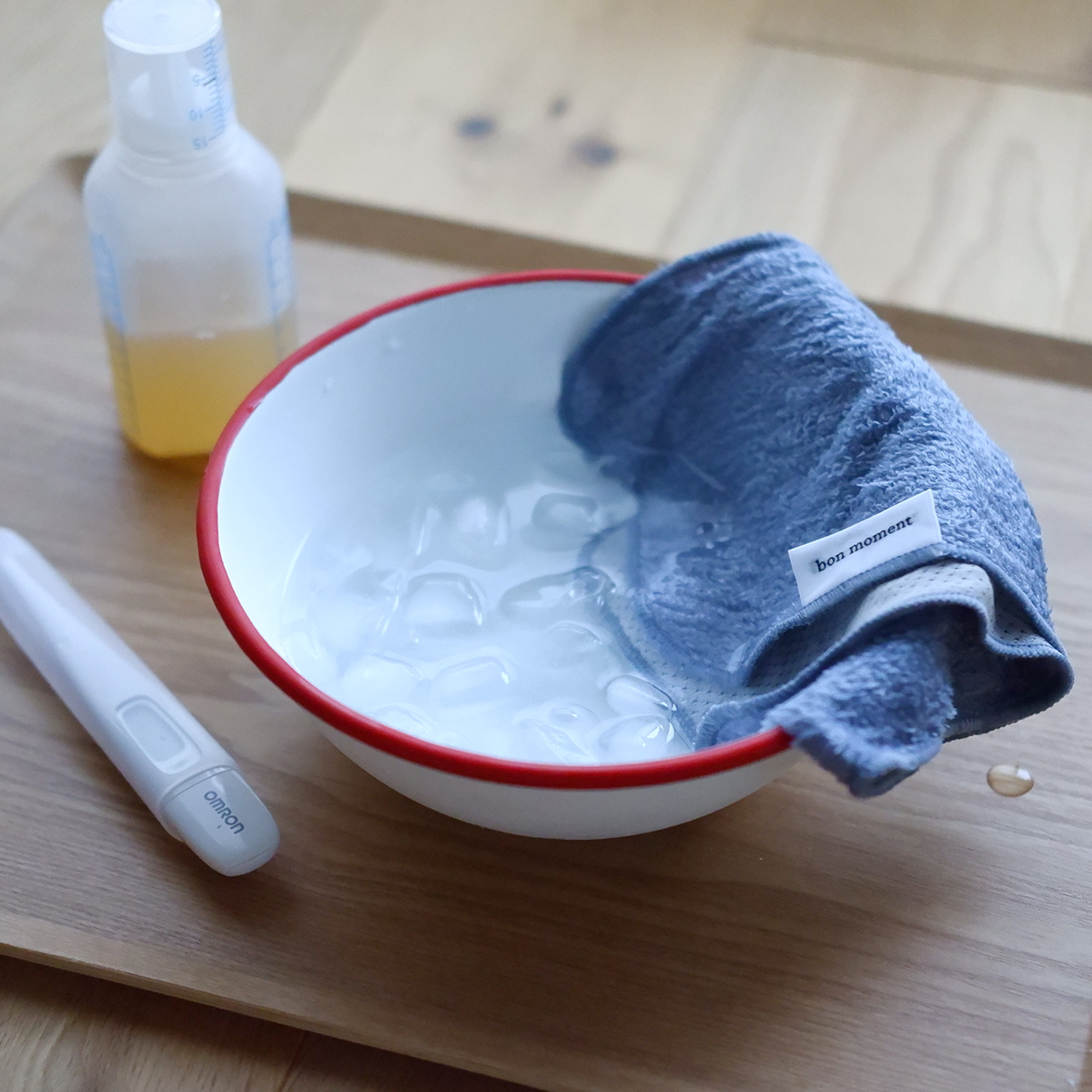 今こそ「冷感タオルハンカチ」拭くたび涼感、濡らせばもっとクール！愛用スタッフの、“こんな時に便利”レポート