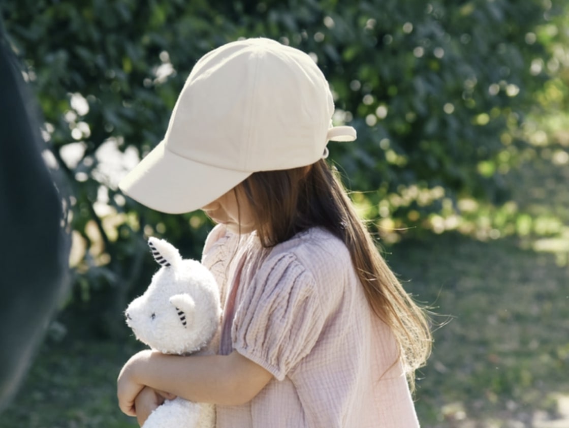 今こそ「キャップ」！姉妹ママ・仲良し親子の特権、後ろ姿がかわいすぎる、インスタグラマーさんのお揃いレポ