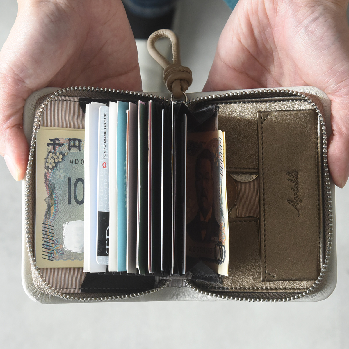 お財布買い換えの「決め手」は？スタッフ3名に聞いた、ラムレザーミニ財布の好きなとこ。