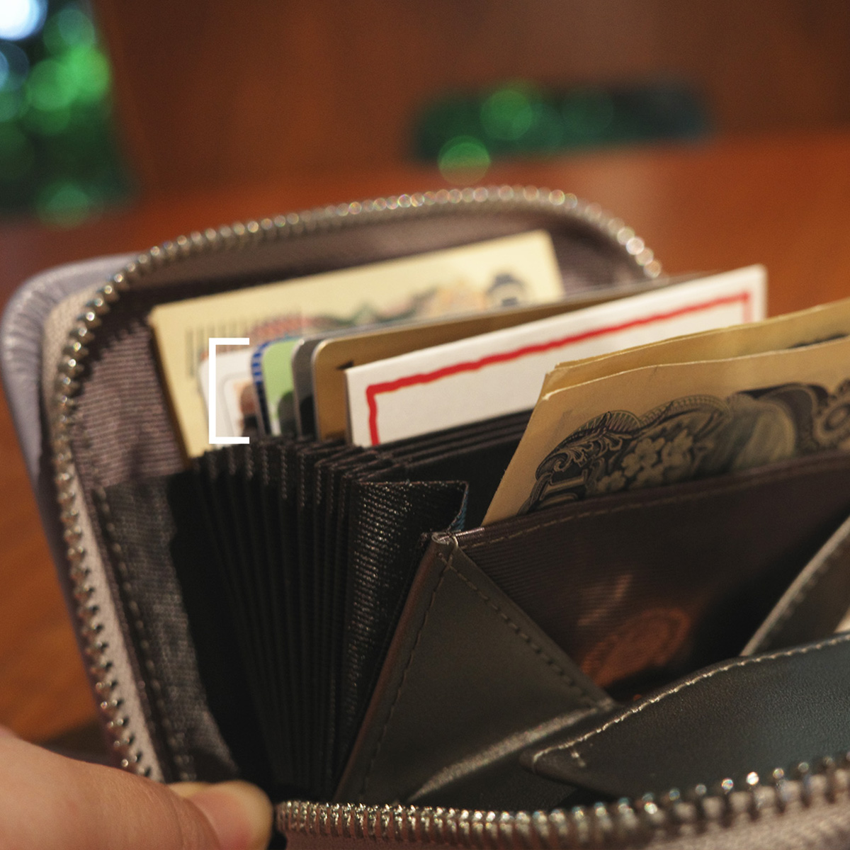 お財布買い換えの「決め手」は？スタッフ3名に聞いた、ラムレザーミニ財布の好きなとこ。