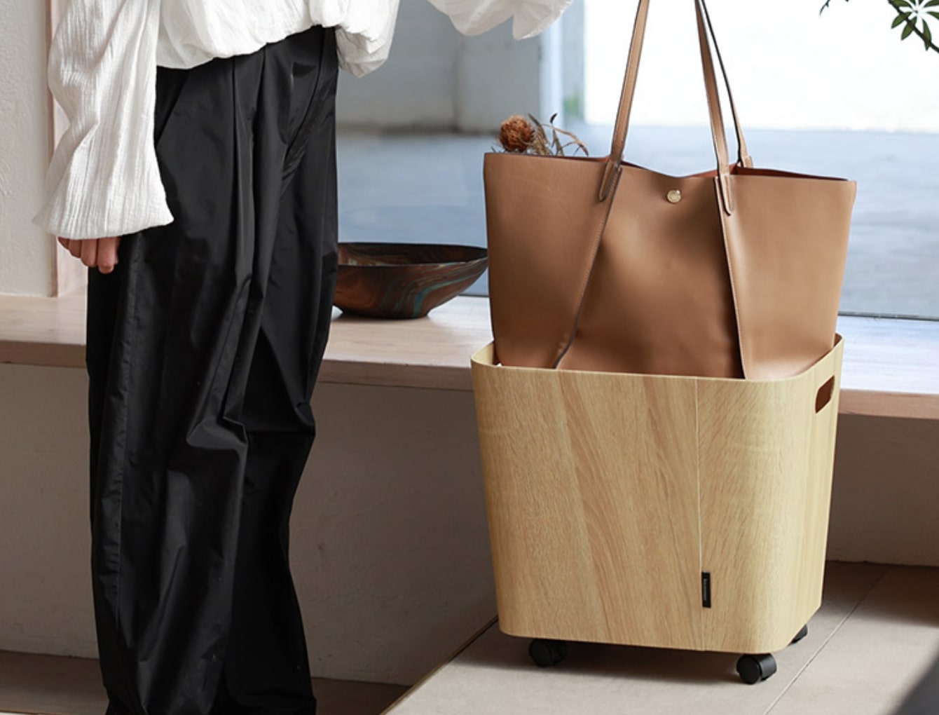 「帰ってきたら、ここに置いとこ」インスタグラマーさんも使って納得、キャスター付き収納の人気の理由