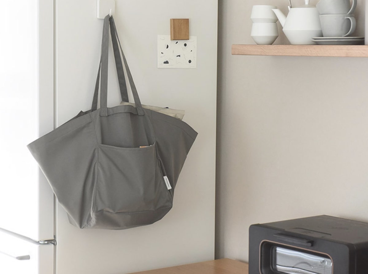 「吊り下げ収納バッグ」で収納のあらゆるお悩みを解決！しまいやすさ・高さ・中の見やすさも変わった、スタッフの実体験レポート