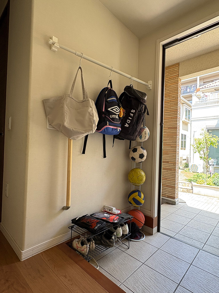 「吊り下げ収納バッグ」で収納のあらゆるお悩みを解決！しまいやすさ・高さ・中の見やすさも変わった、スタッフの実体験レポート