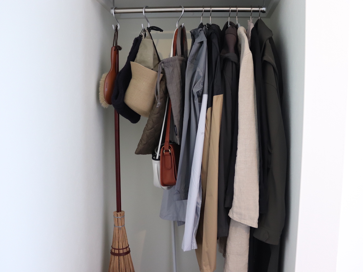 「吊り下げ収納バッグ」で収納のあらゆるお悩みを解決！しまいやすさ・高さ・中の見やすさも変わった、スタッフの実体験レポート