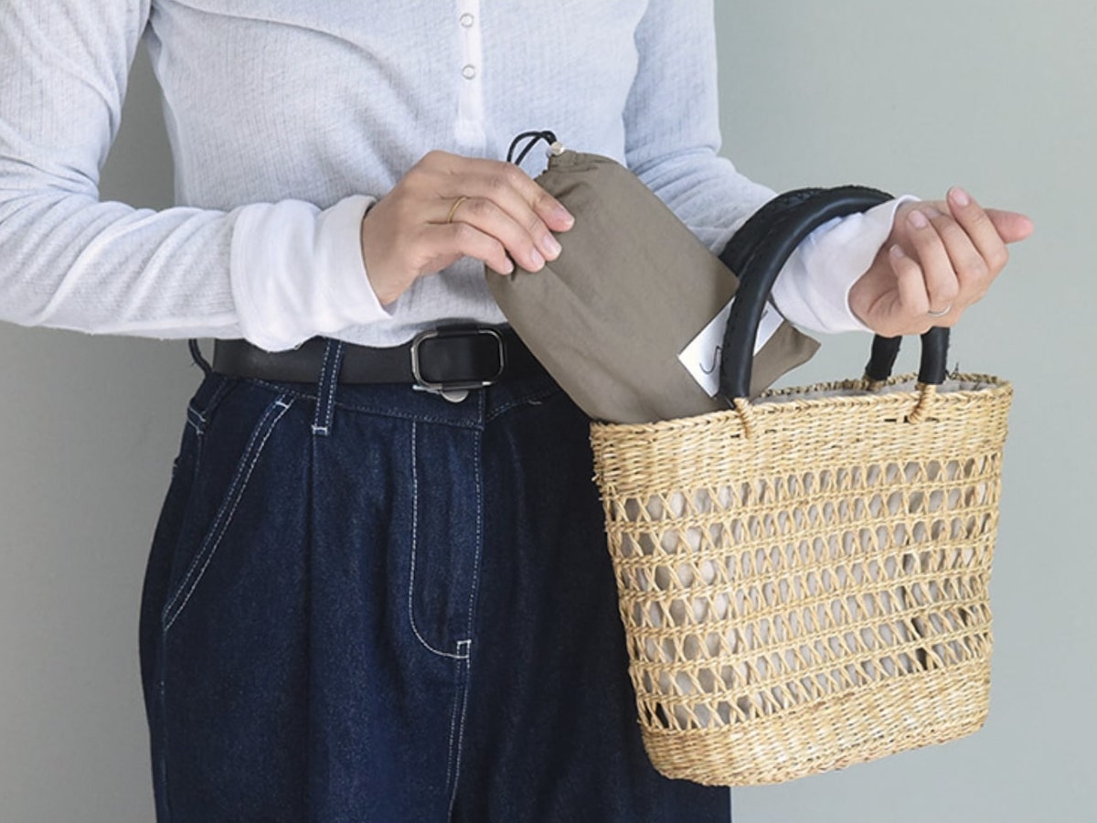 3倍吸ってすぐ乾く「手のひらサイズのバスタオル」、どんな時に使ってる？スタッフのリアルレポをお届け！