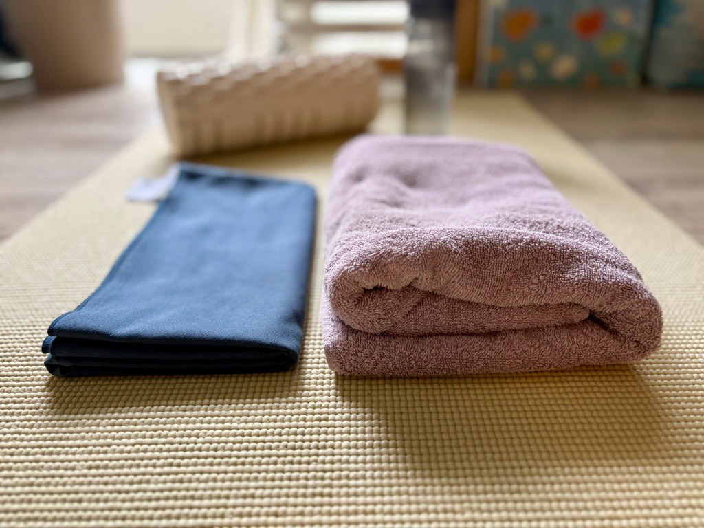 3倍吸ってすぐ乾く「手のひらサイズのバスタオル」、どんな時に使ってる？スタッフのリアルレポをお届け！