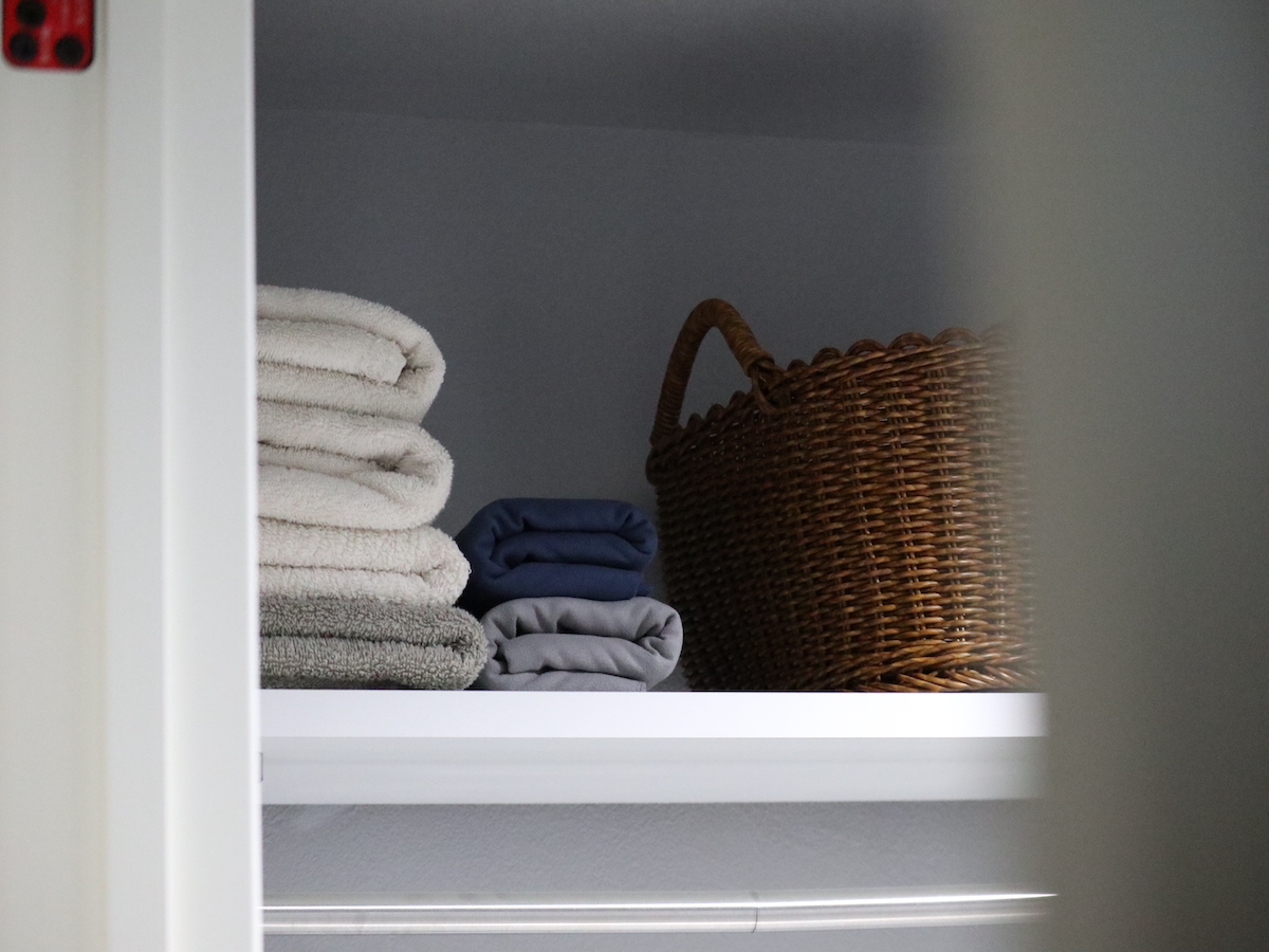 3倍吸ってすぐ乾く「手のひらサイズのバスタオル」、どんな時に使ってる？スタッフのリアルレポをお届け！