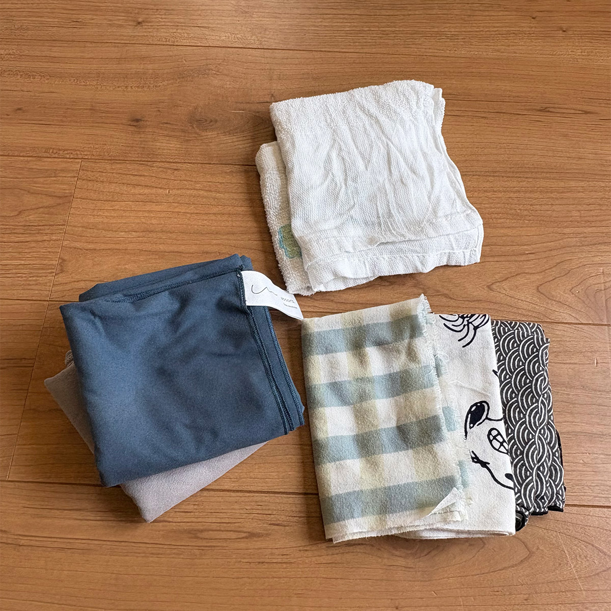 3倍吸ってすぐ乾く「手のひらサイズのバスタオル」、どんな時に使ってる？スタッフのリアルレポをお届け！