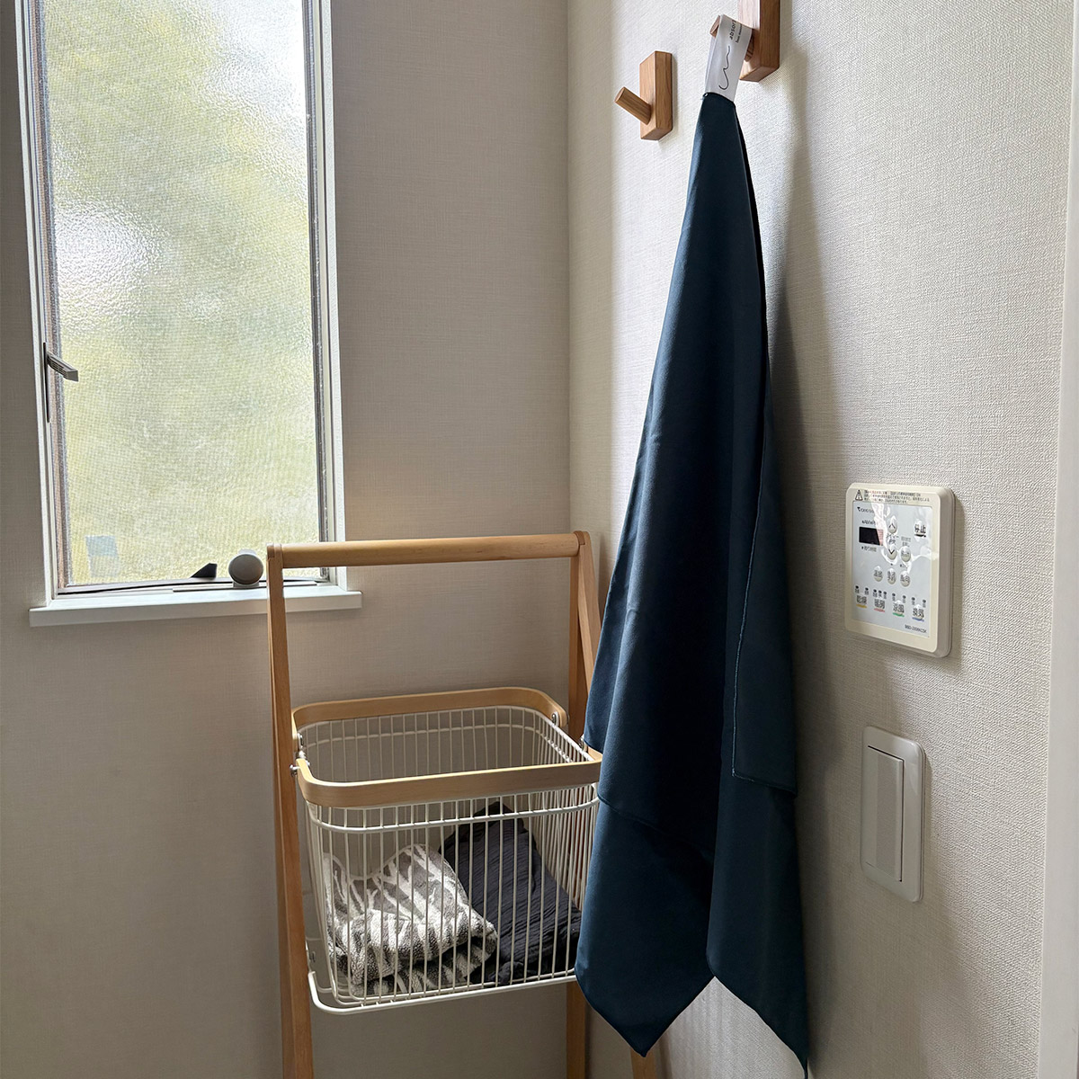 3倍吸ってすぐ乾く「手のひらサイズのバスタオル」、どんな時に使ってる？スタッフのリアルレポをお届け！