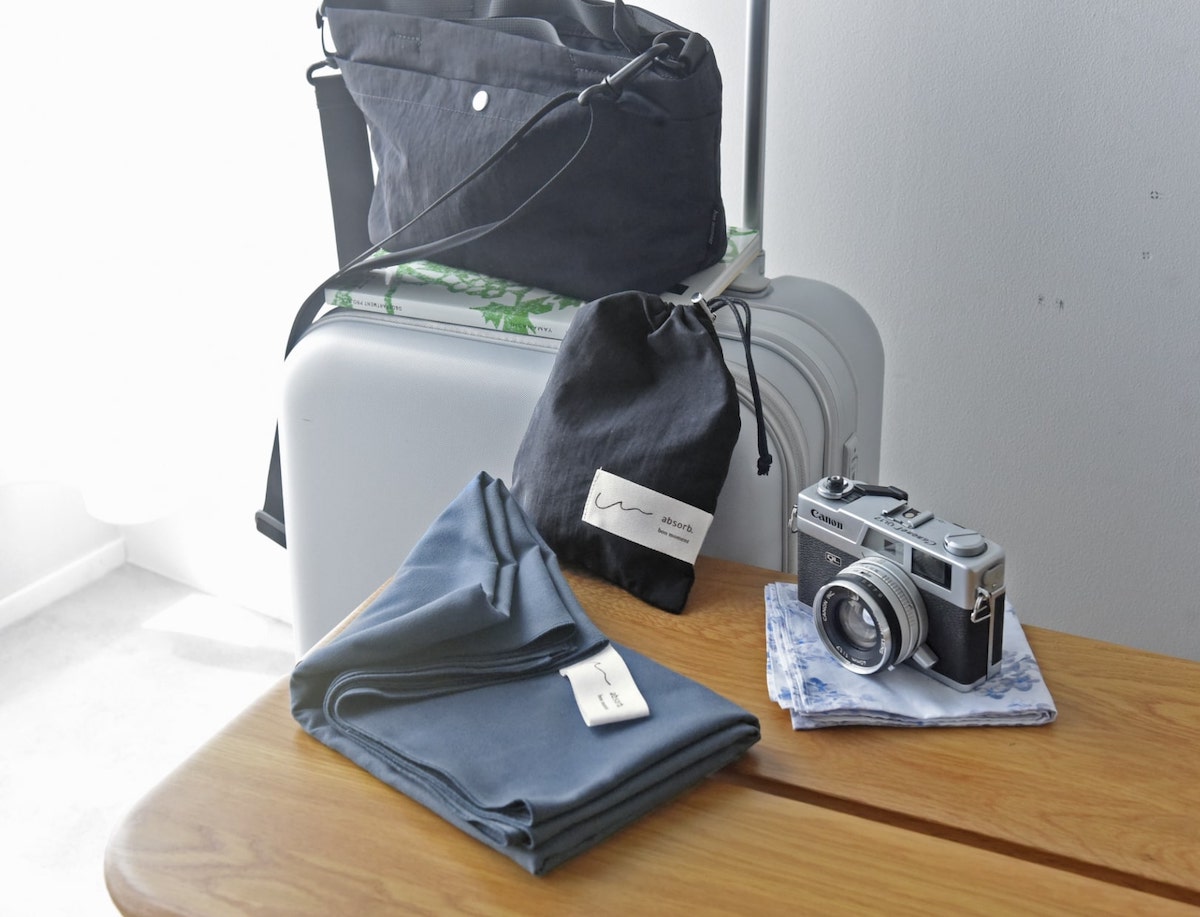 海・プールへ行くなら「手の平サイズのバスタオル」を。インスタグラマーさんも驚いた、超コンパクトタオルの実力とは？