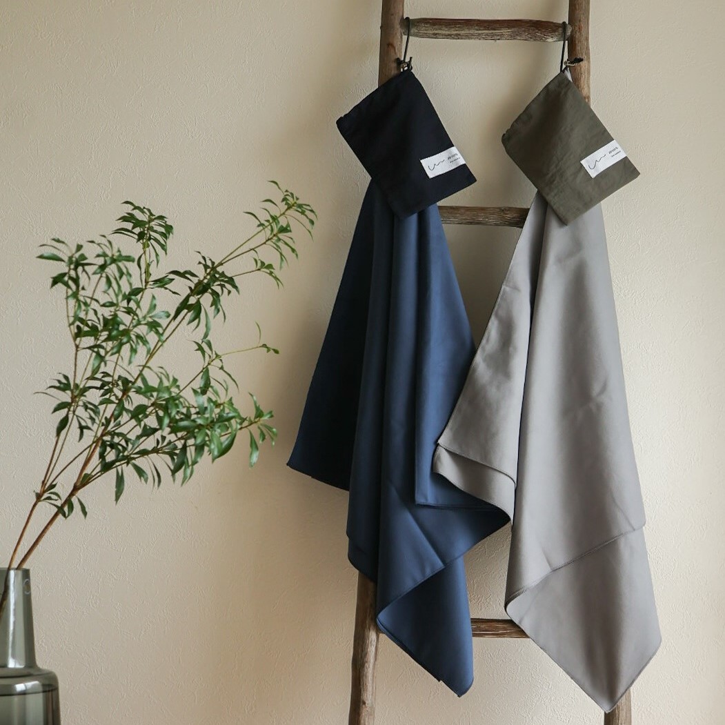 海・プールへ行くなら「手の平サイズのバスタオル」を。インスタグラマーさんも驚いた、超コンパクトタオルの実力とは？