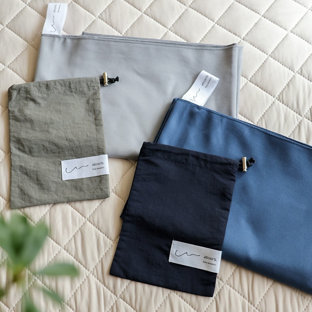 海・プールへ行くなら「手の平サイズのバスタオル」を。インスタグラマーさんも驚いた、超コンパクトタオルの実力とは？