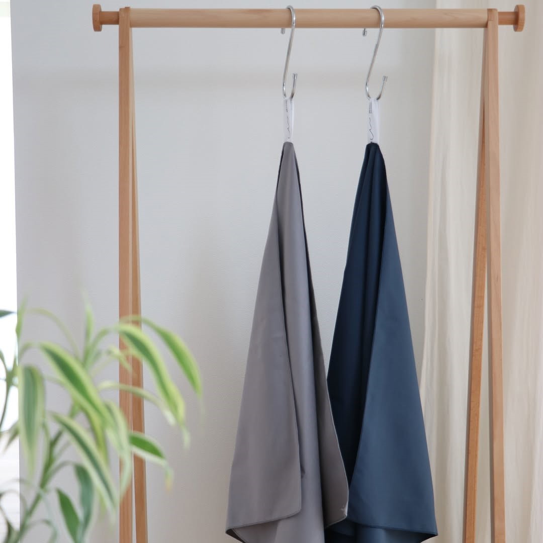 海・プールへ行くなら「手の平サイズのバスタオル」を。インスタグラマーさんも驚いた、超コンパクトタオルの実力とは？