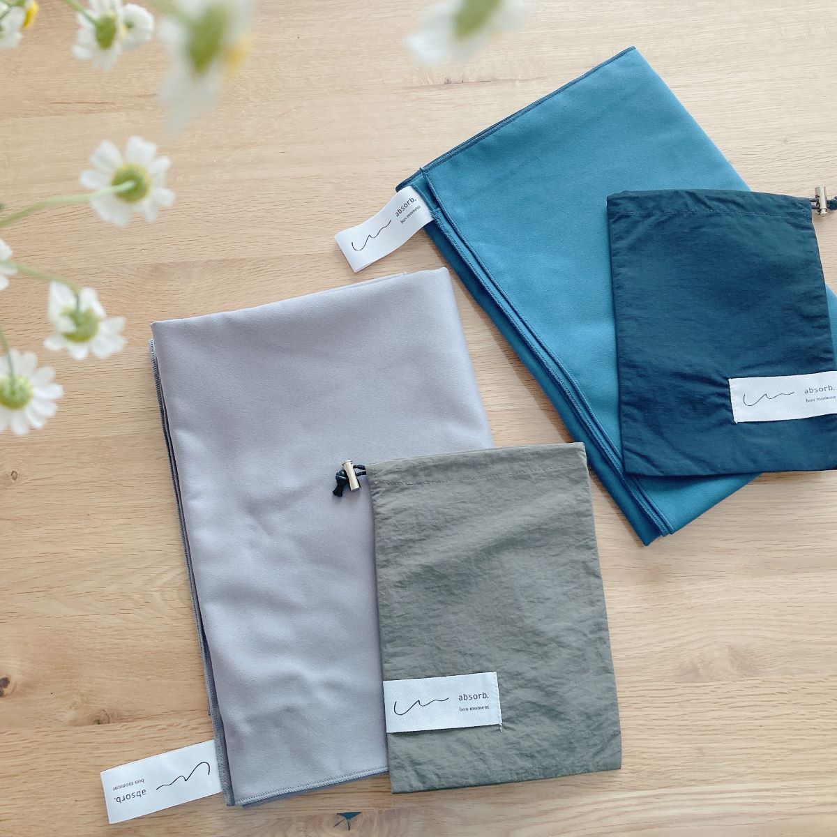 海・プールへ行くなら「手の平サイズのバスタオル」を。インスタグラマーさんも驚いた、超コンパクトタオルの実力とは？