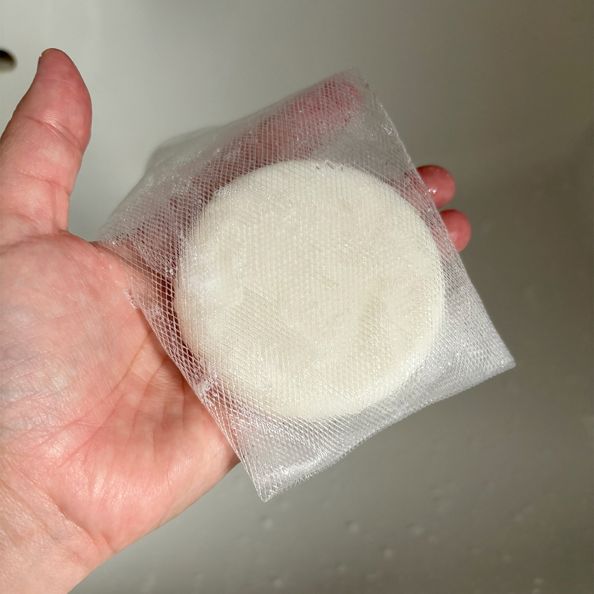 「塩石鹸」で目指せ、すっぴん美人!大人の肌悩みに“やさしさ”でアプローチ。スタッフも驚いた体験レポ