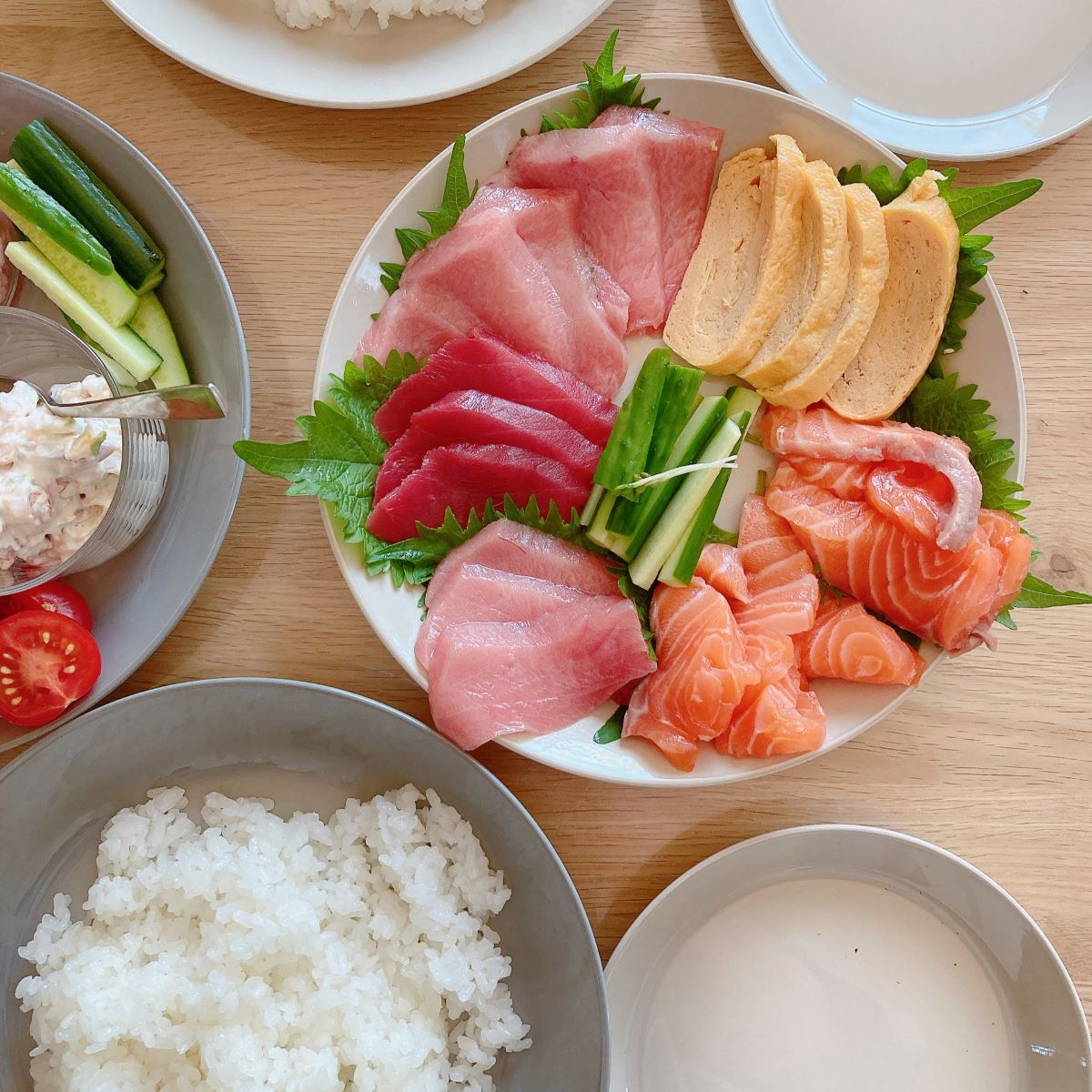 持ったときに「軽っ！」と驚く、まるで陶器な割れないお皿。手巻き寿司やお庭ごはんにも活躍中【インスタグラマーさんのもの選び】