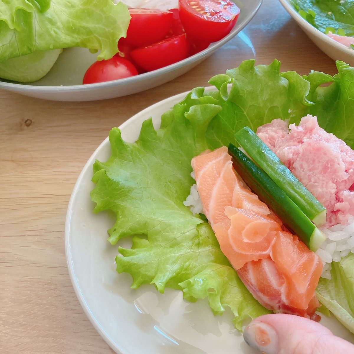 持ったときに「軽っ！」と驚く、まるで陶器な割れないお皿。手巻き寿司やお庭ごはんにも活躍中【インスタグラマーさんのもの選び】