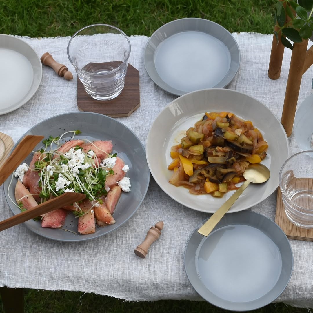 持ったときに「軽っ！」と驚く、まるで陶器な割れないお皿。手巻き寿司やお庭ごはんにも活躍中【インスタグラマーさんのもの選び】