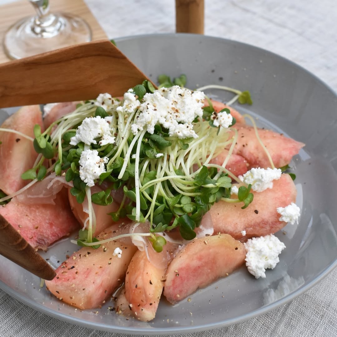 持ったときに「軽っ！」と驚く、まるで陶器な割れないお皿。手巻き寿司やお庭ごはんにも活躍中【インスタグラマーさんのもの選び】