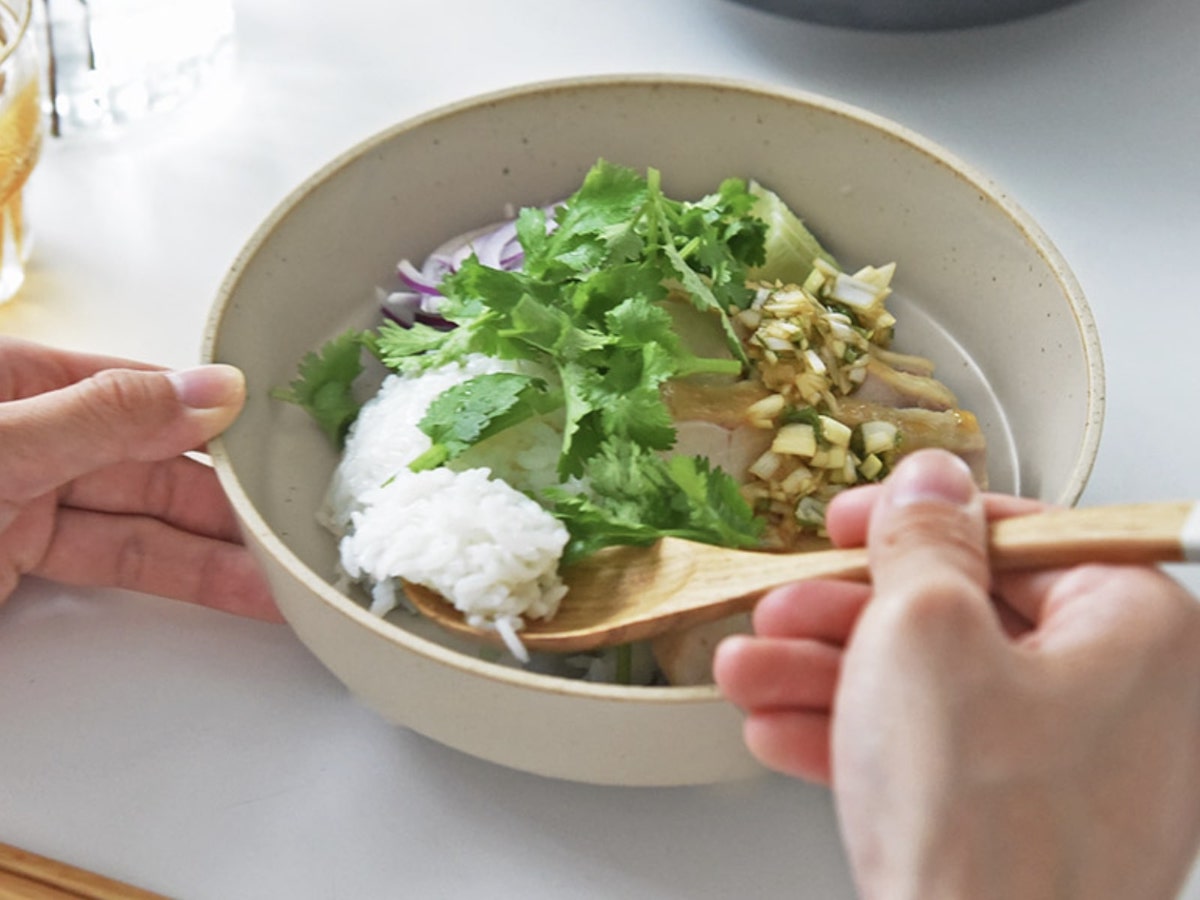 “名もなき料理”もグレードアップ！盛り付けに品が生まれる「脚付き大鉢」スタッフ使用レポ