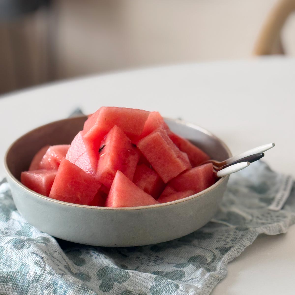 “名もなき料理”もグレードアップ！盛り付けに品が生まれる「脚付き大鉢」スタッフ使用レポ