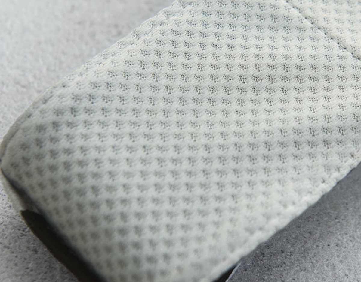 「水だけでヒンヤリ復活！」完売人気のネッククーラー、実際どうなの？インスタグラマーさんから正直レポが届きました