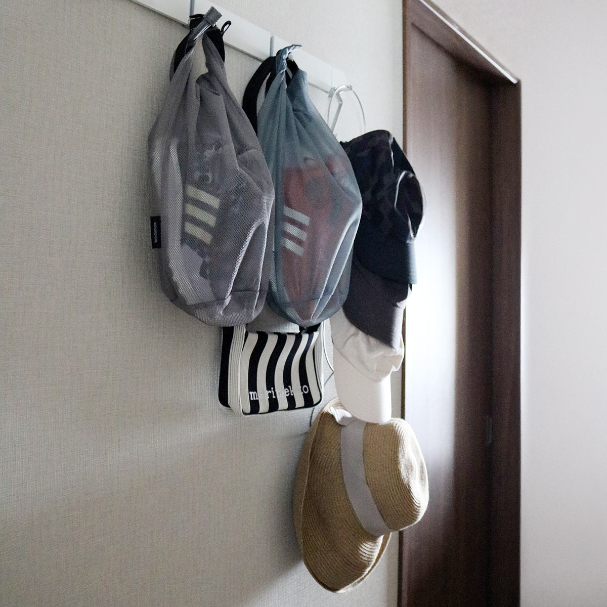 あのシューズケースが便利度UP！中が見える“だけじゃない” ぐーんと広がった用途をスタッフがリアルレポ