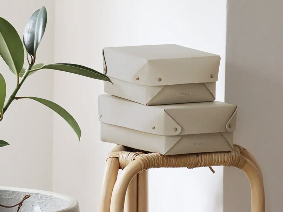 「片付ける」をインテリアに。大反響の蓋付きフェイクレザー収納、インスタグラマーさんはこう使う！