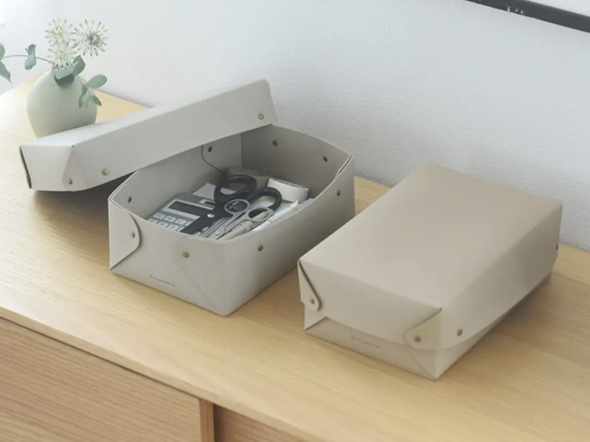 「片付ける」をインテリアに。大反響の蓋付きフェイクレザー収納、インスタグラマーさんはこう使う！