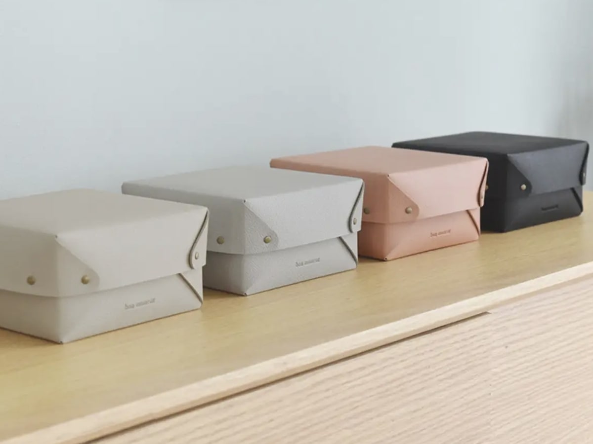 「片付ける」をインテリアに。大反響の蓋付きフェイクレザー収納、インスタグラマーさんはこう使う！