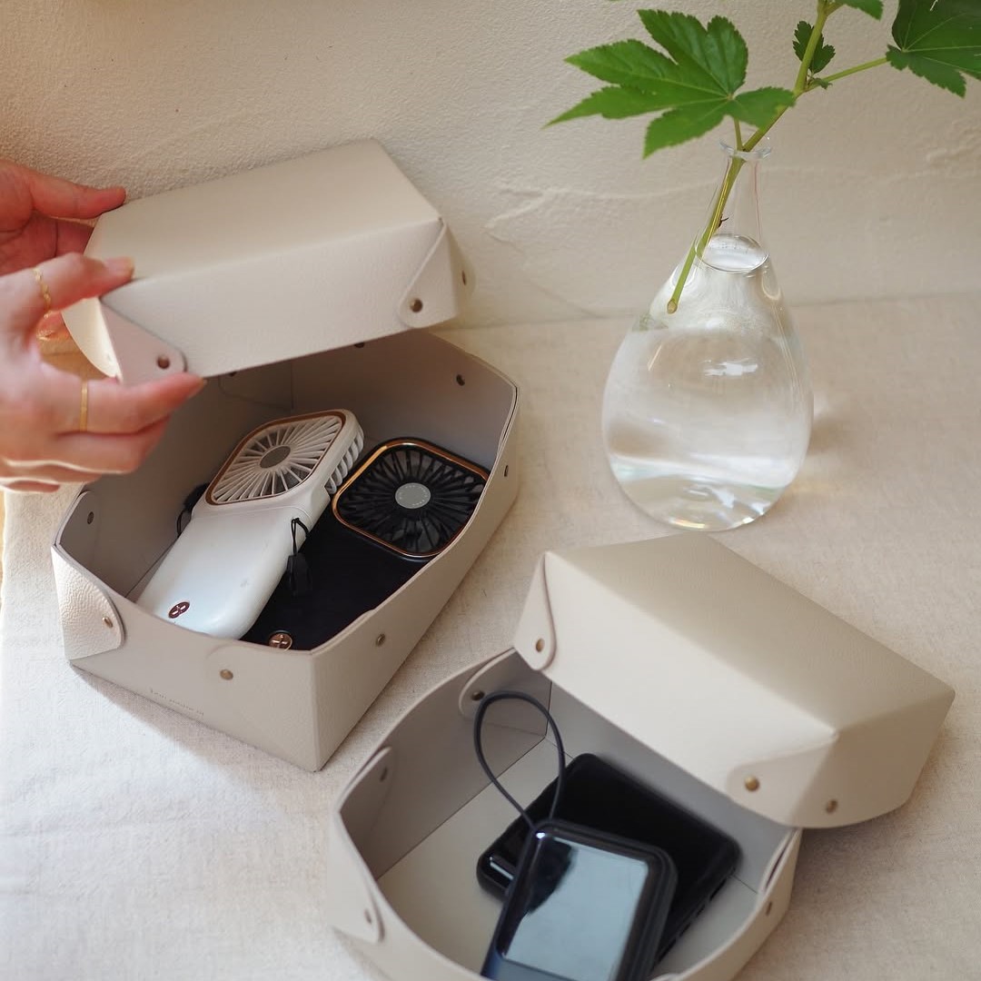 「片付ける」をインテリアに。大反響の蓋付きフェイクレザー収納、インスタグラマーさんはこう使う！