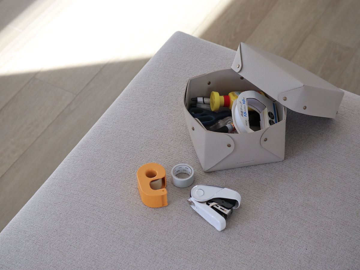 暮らしが変われば中身も変わる『蓋付き収納ボックス』のリアルな使い方、スタッフ3名がお見せします。