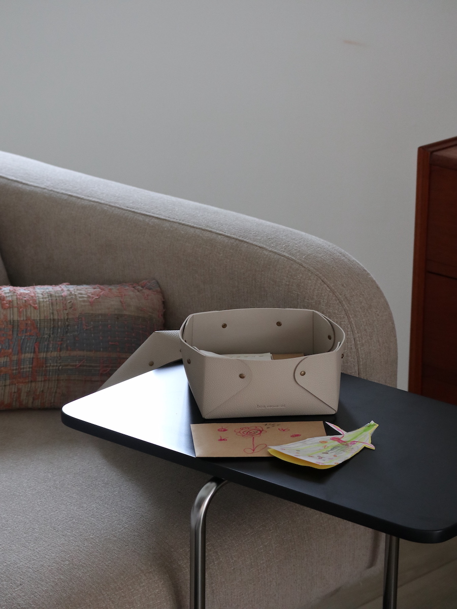 暮らしが変われば中身も変わる『蓋付き収納ボックス』のリアルな使い方、スタッフ3名がお見せします。