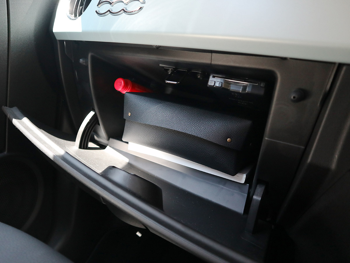 暮らしが変われば中身も変わる『蓋付き収納ボックス』のリアルな使い方、スタッフ3名がお見せします。