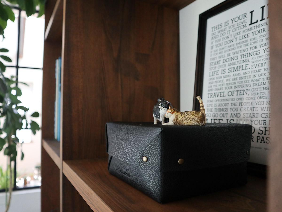 暮らしが変われば中身も変わる『蓋付き収納ボックス』のリアルな使い方、スタッフ3名がお見せします。