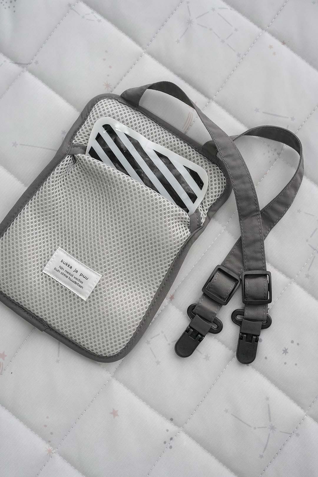 ベビーの熱中症対策！ひんやりシートで真夏のベビーカー・抱っこに安心を【インスタグラマーさんのもの選び】