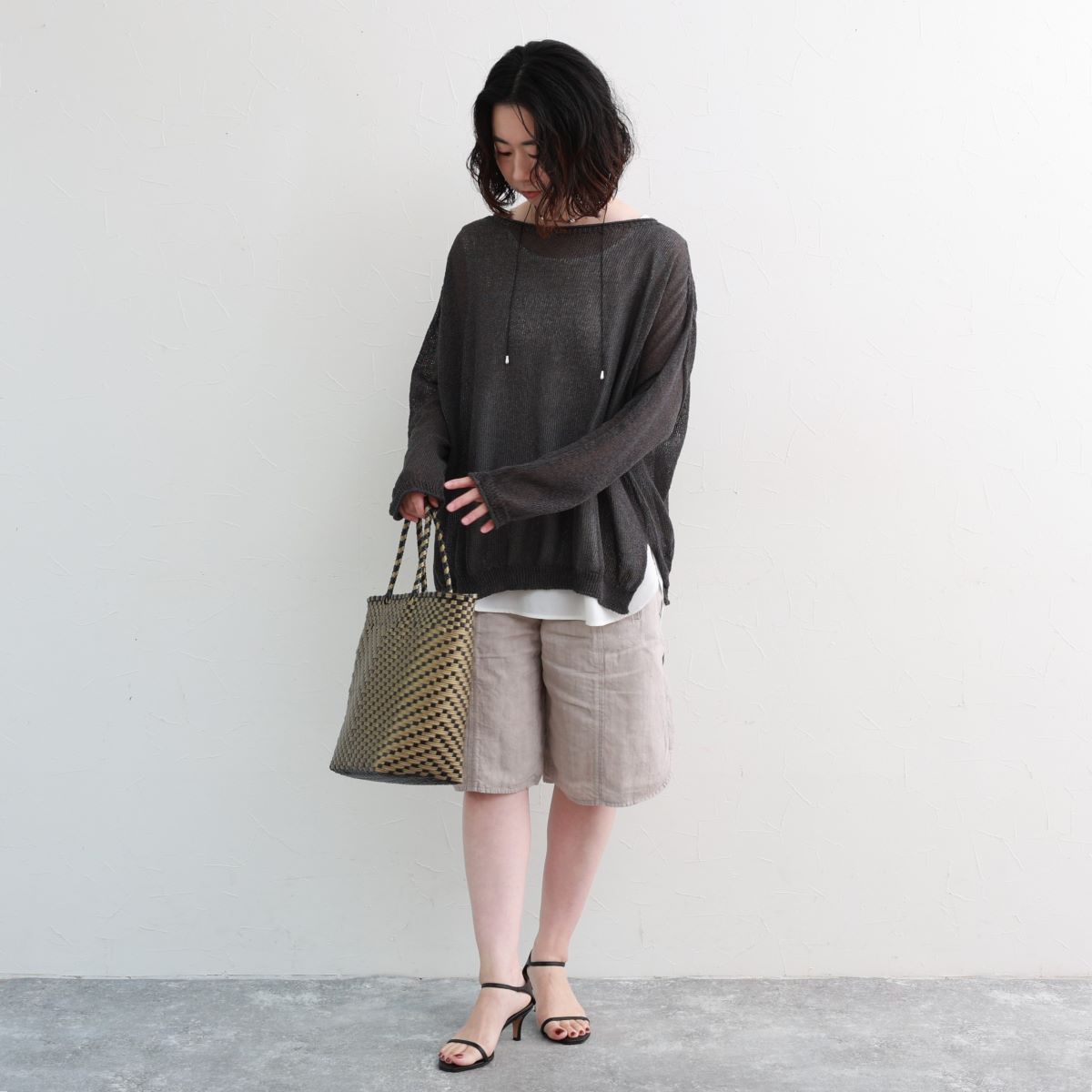 和紙の良さって？夏の盛りから秋まで活躍する「涼感トップス」の深堀りレポート