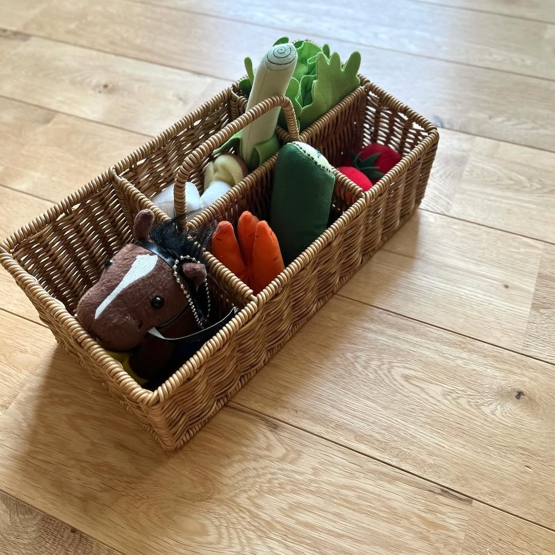 これからは『メイク場所を決めない朝』洗面所からリビングにもサッと運べるコスメ収納【インスタグラマーさんのもの選び】