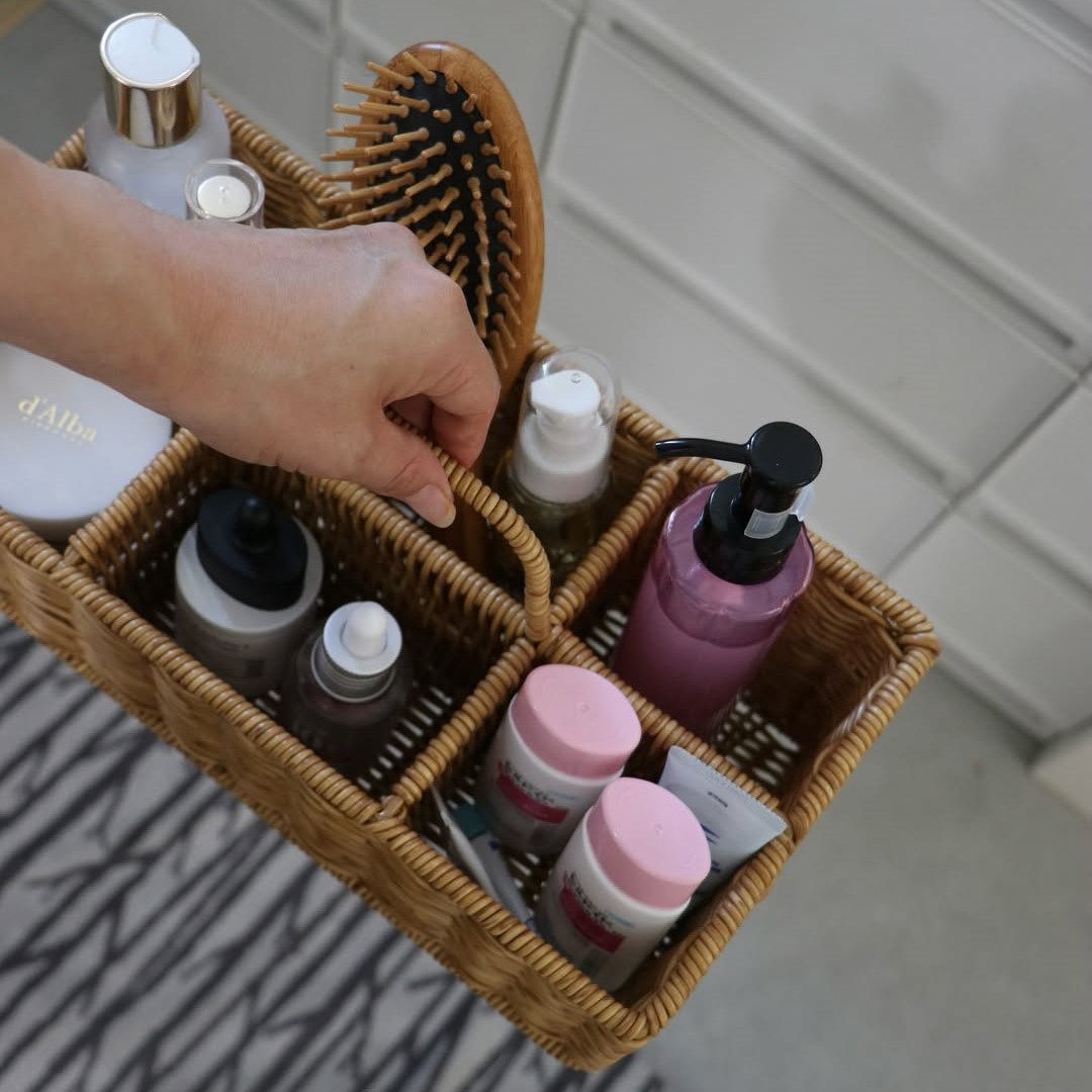 これからは『メイク場所を決めない朝』洗面所からリビングにもサッと運べるコスメ収納【インスタグラマーさんのもの選び】