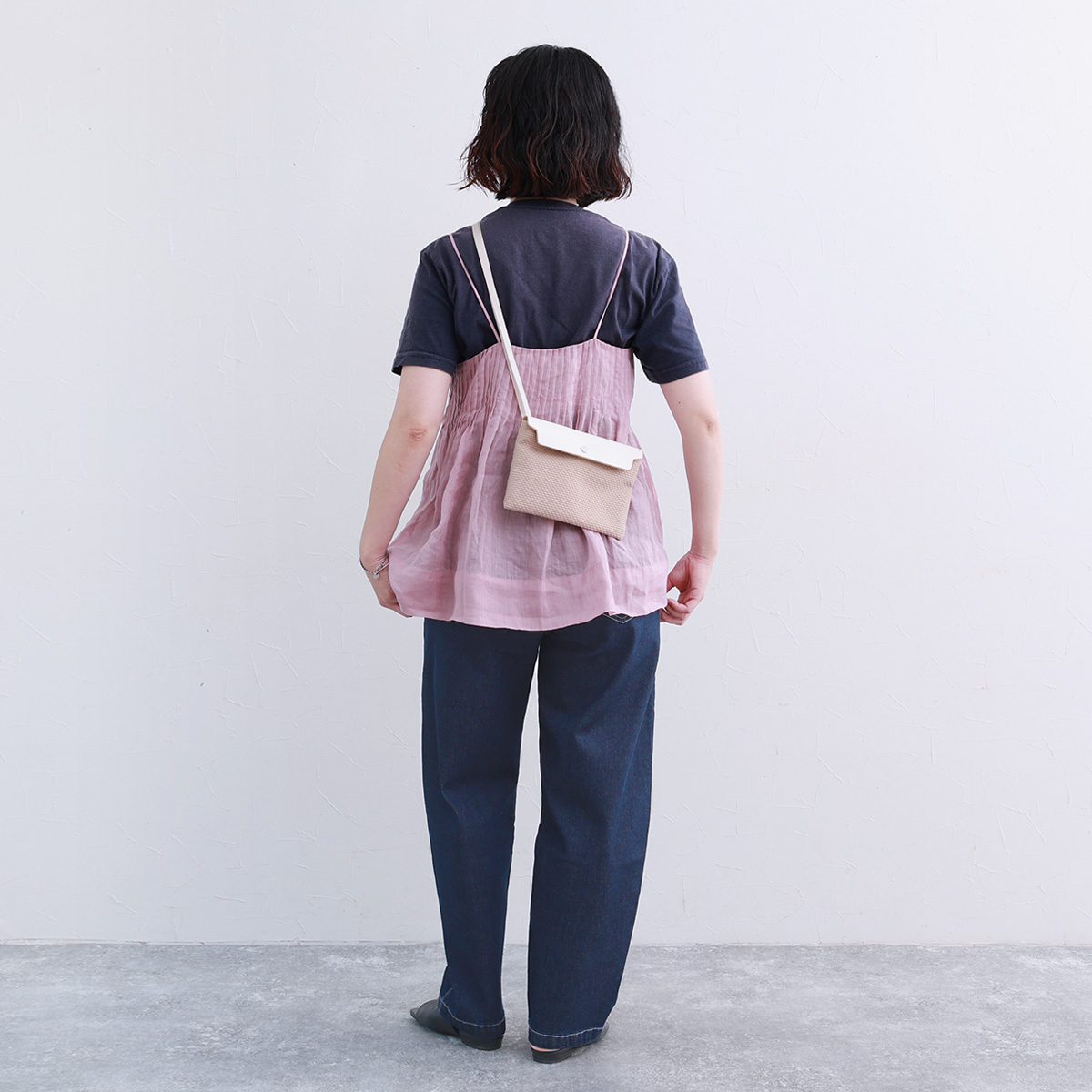 デニム好きが思わず唸る。“新感覚の軽やかさ”をスタッフ3名が体験してみました