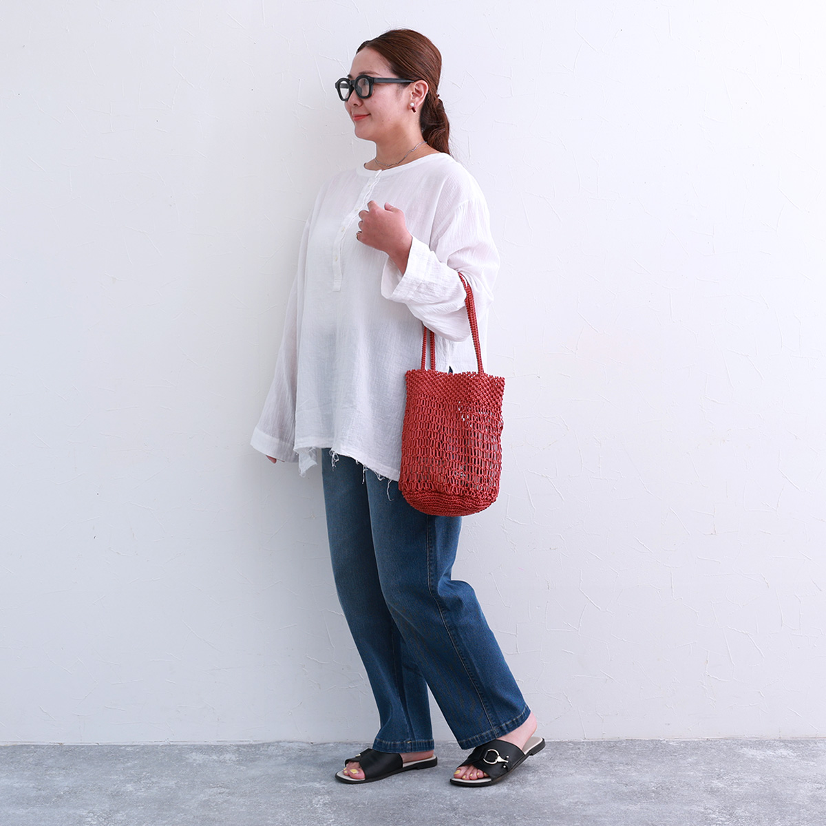 デニム好きが思わず唸る。“新感覚の軽やかさ”をスタッフ3名が体験してみました